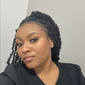 Meet your Posher, Briana